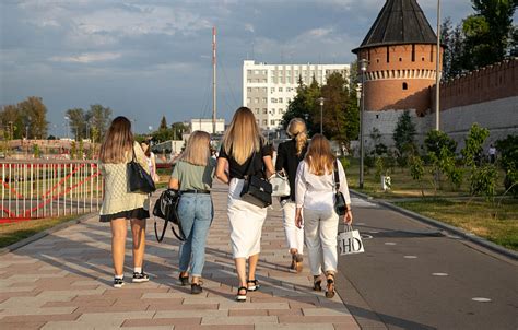 Как сохранить дружбу при уходе подруги