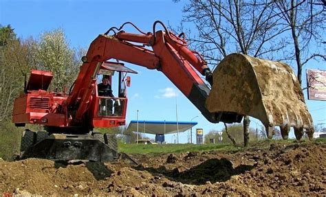 Области применения экскаваторов с прямой и обратной лопатой