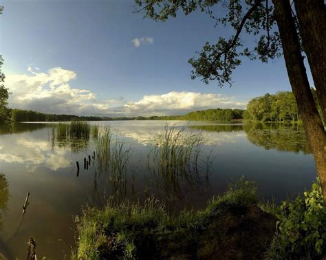 Озера с чистой водой - идеальное место для рыбалки