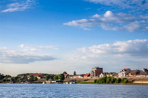 Панорама реки и набережной