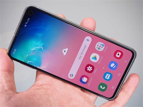 Преимущества Samsung Galaxy S10e